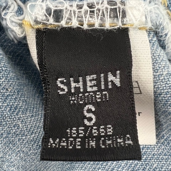 SHEIN Cinched Waist Cuffed Hem Jeans Shorts Size Small Women’s - Picture 2 of 5